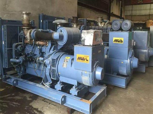 兴安发电机组带负载降电压是什么原因照成的？